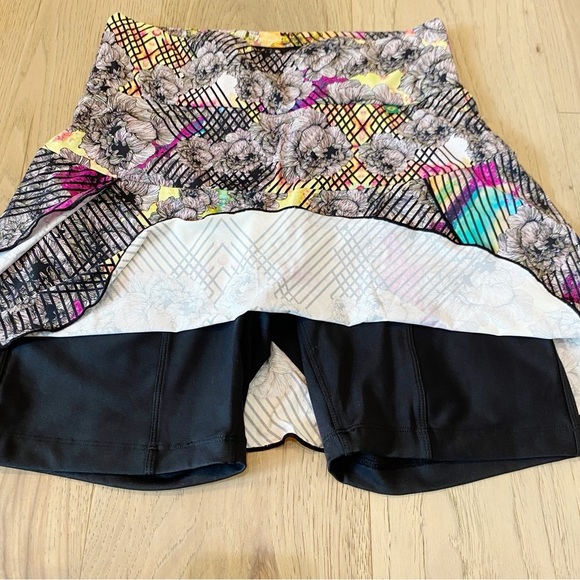 Mana Threads Terra Skort Graffiti Bloom Activewear Ladies Medium - Picture 5 of 10